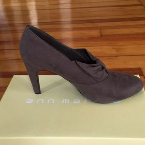 Ann Marino Pumps